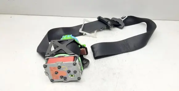 Mercedes-Benz CLC CL203 Front seatbelt 3063561 305377699228AJ