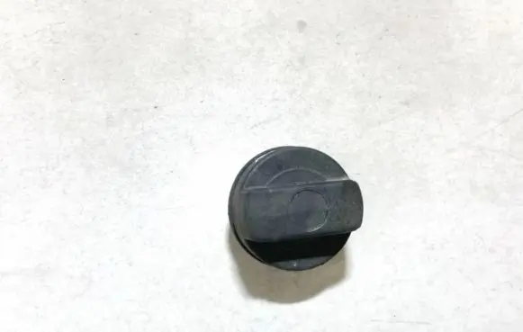 Mitsubishi Lancer Fuel tank filler cap 