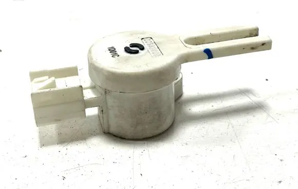 Chevrolet Volt I Brake pedal sensor switch 22688000