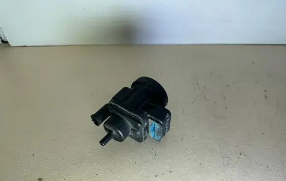 Mercedes-Benz C W203 Turbo solenoid valve A0005450527 0005450527 4715396