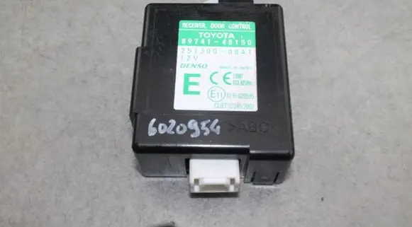 Lexus RX 300 Door control unit/module 8974148150