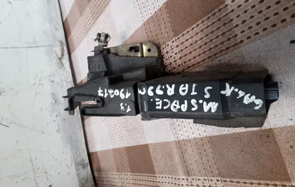 Mitsubishi Space Star Rear door lock