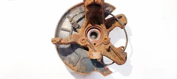 Skoda Octavia Mk2 (1Z) Front wheel hub