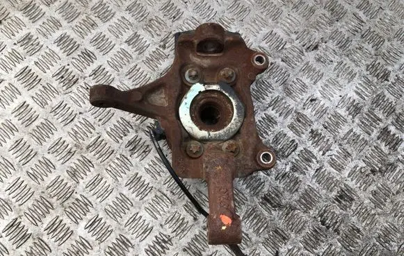 Opel Vivaro Front wheel hub