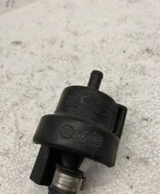 Audi A4 S4 B6 8E 8H Engine mount vacuum valve 06B133459D