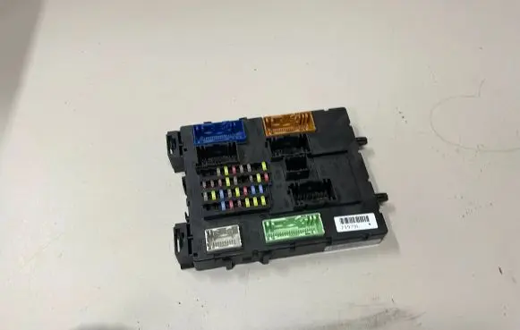 Ford Focus Fuse module F1DT14A073 F1DT14A073JF