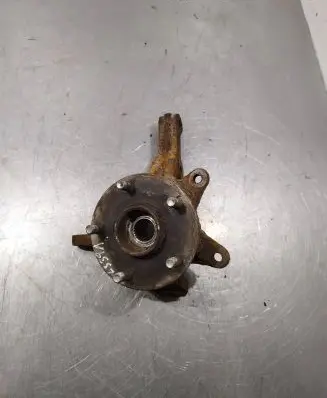 Suzuki Grand Vitara II Front wheel hub spindle knuckle