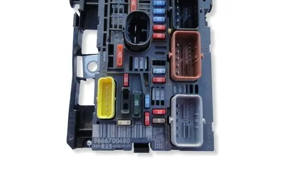 Peugeot 308 Fuse module 9666700480