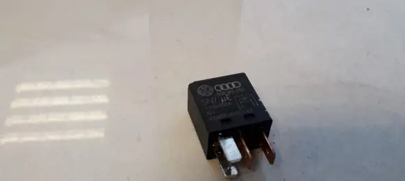 Volkswagen PASSAT B7 Other relay 6Q0951253