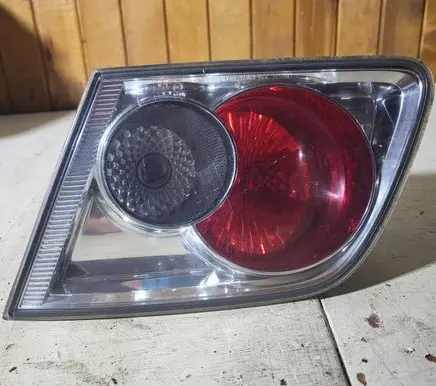 Tailgate rear/tail lights
