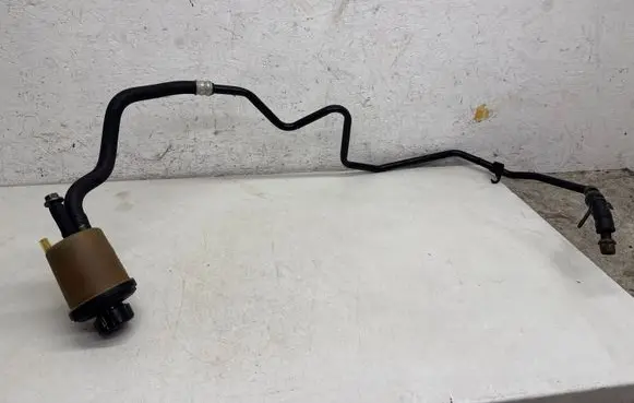 Volvo XC70 Power steering fluid tank/reservoir 6G913R700BC