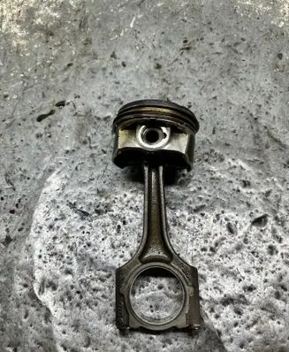Audi A3 S3 8P Piston with connecting rod 
