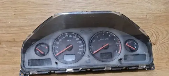 Volvo V70 Speedometer (instrument cluster) 9499668