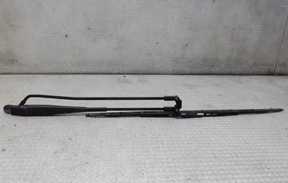 Peugeot 107 Windshield/front glass wiper blade 