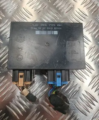 Volkswagen Golf IV Comfort/convenience module 1J0959799AH