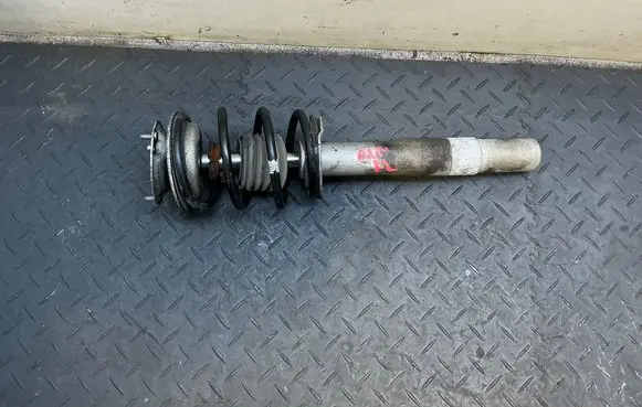 BMW 6 E63 E64 Front shock absorber with coil spring 6766771 E63V002B 105413