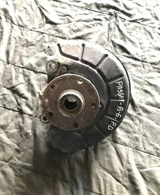 Volkswagen PASSAT B6 Front wheel hub spindle knuckle