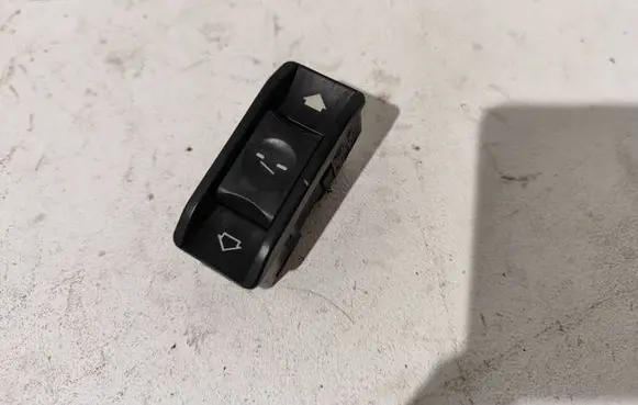 BMW 5 E39 Sunroof switch 8352182 03015000