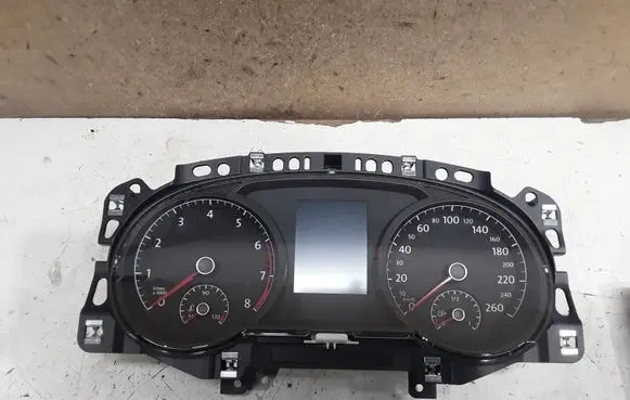 Volkswagen Golf VII Speedometer (instrument cluster) 5G0920861