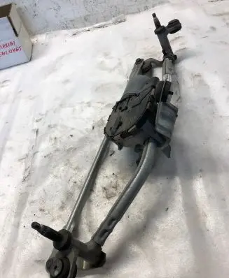Volkswagen PASSAT B8 Front wiper linkage and motor 3g1955023c