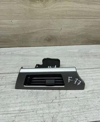 BMW 3 E90 E91 Dash center air vent grill E3330V 9123297 144821