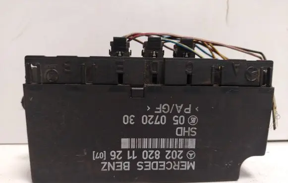 Mercedes-Benz C W202 Comfort/convenience module 2028201126 05072030