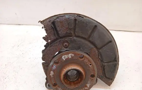 Volkswagen Golf V Front wheel hub spindle knuckle