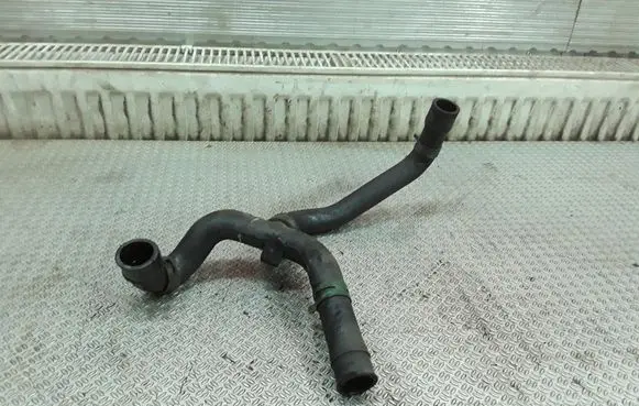 Ford Mondeo MK IV Engine coolant pipe/hose