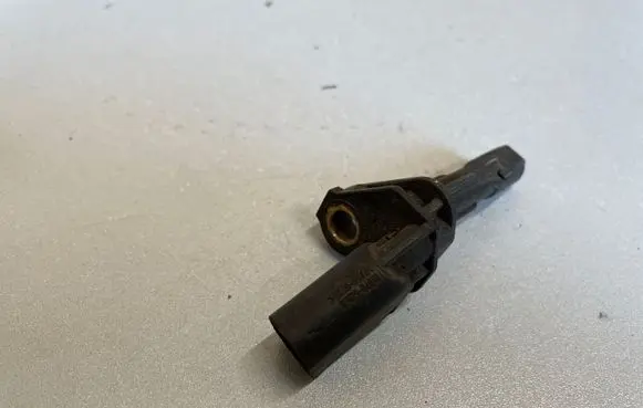 Volkswagen Golf VI ABS rear brake sensor 1K0927808
