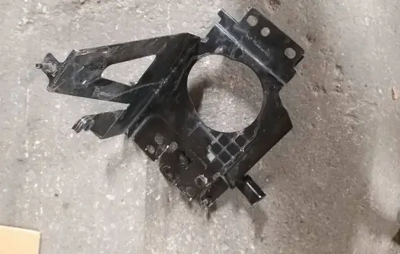 Nissan Qashqai J12 Battery bracket 
