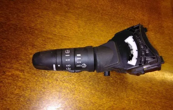 Nissan X-Trail T30 Wiper control stalk 252608H705