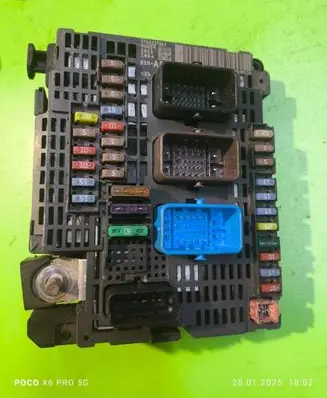 Citroen DS5 Fuse module 9810719280