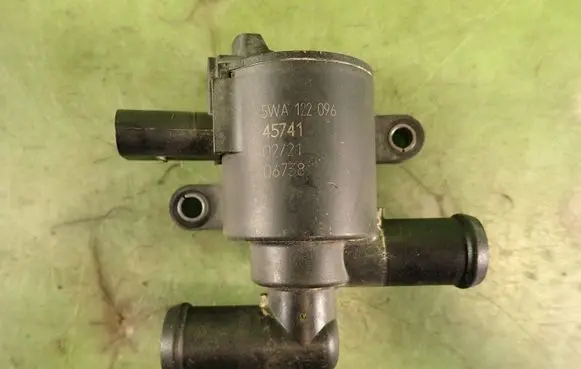Skoda Octavia Mk4 Electric auxiliary coolant/water pump 5WA122096