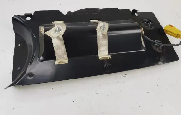 Chrysler Pacifica Knee airbag 