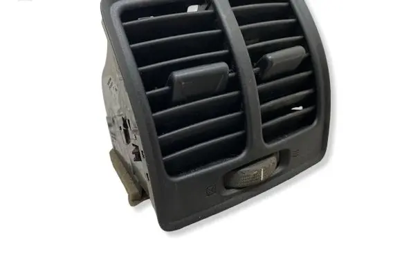 Ford Kuga II Rear air vent grill 