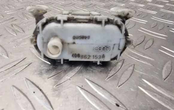 Audi A8 S8 D2 4D Central locking vacuum pump 4D0862153A