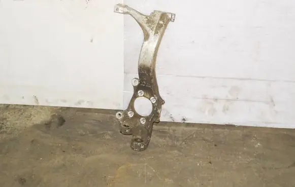 Audi A6 S6 C5 4B Front wheel hub spindle knuckle 4B3407241H