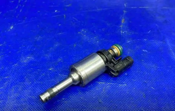 Ford Focus Fuel injector CM5G9F593FB 0261500219