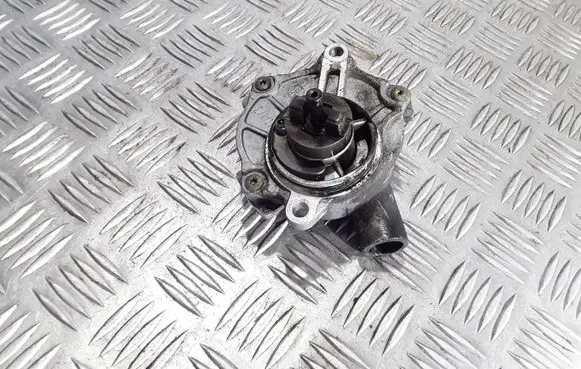 Mercedes-Benz C W203 Vacuum pump A61123065
