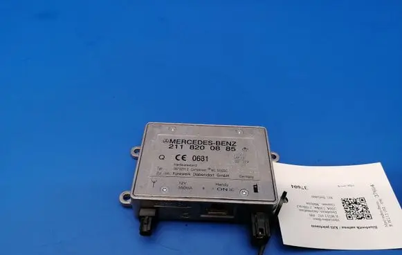 Mercedes-Benz E W211 Bluetooth control unit module 2118200885