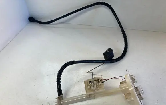 Lexus GS 300 350 430 450H Fuel level sensor 