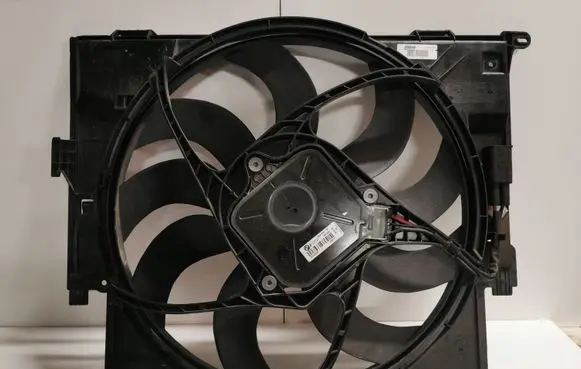 BMW 3 F30 F35 F31 Fan set 8641946
