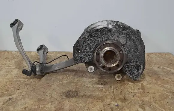 Mercedes-Benz C W205 Front wheel hub spindle knuckle 2052200 A2053230817