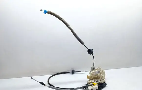 Audi Q7 4M Rear door lock 4M0839015L