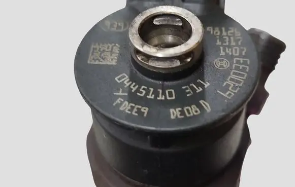 Peugeot 308 Fuel injector 0445110311