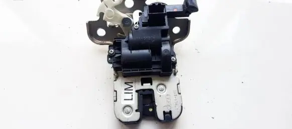 Audi A8 S8 D4 4H Tailgate/trunk/boot lock/catch/latch 4H0827505 102940-250912