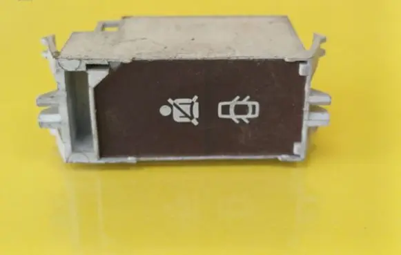Renault Megane I Passenger airbag on/off switch 7700839798