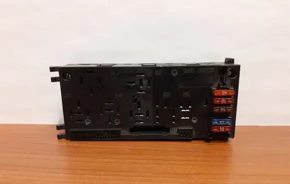 Mercedes-Benz E W210 Fuse box set A0025451901 0005401050