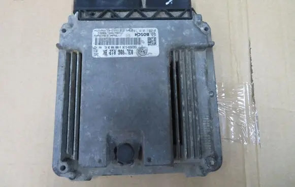 Volkswagen Crafter Engine control unit/module 0281018182 03L906012BK