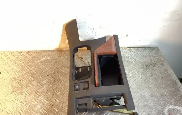 Other center console (tunnel) element